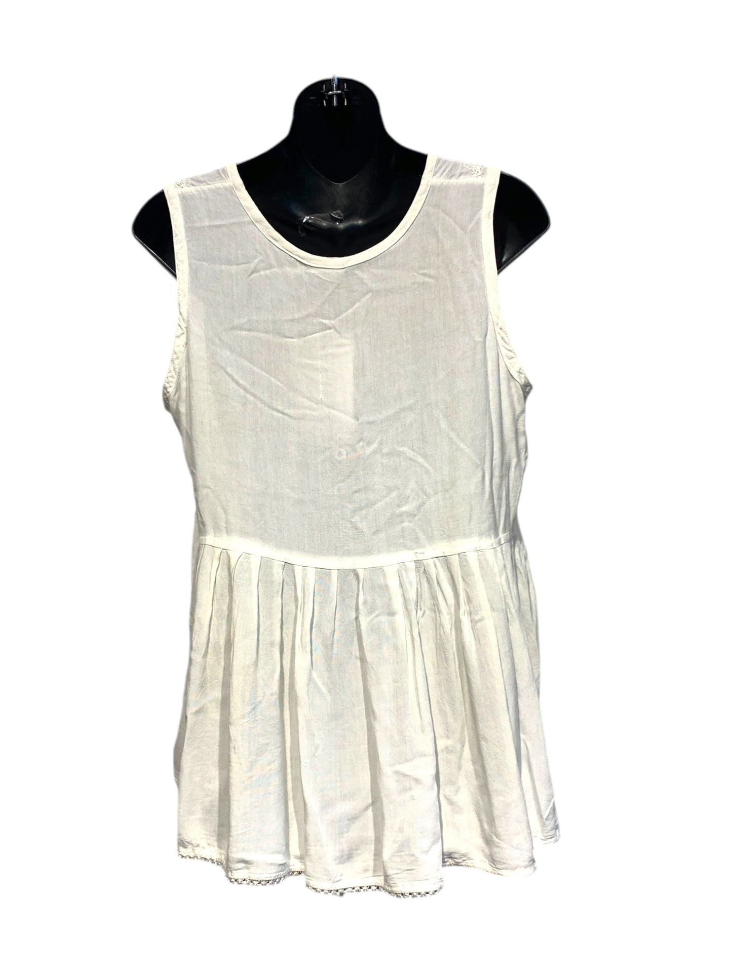 Indian Sleeveless Button Up Top with Embroidery Detailing