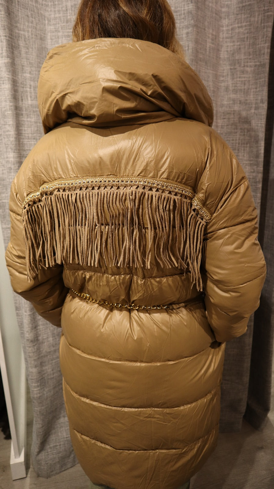 Long Puffer Coat with Gold Chain Belt and a Fringe Detailing at the Back / Tan